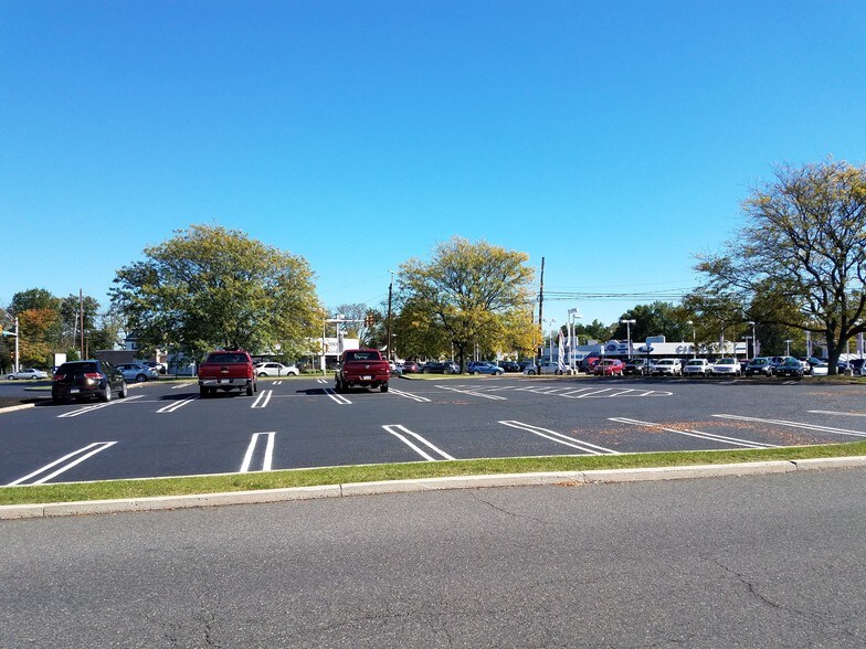 More Photos Of 238-240 S West End Blvd, Quakertown Land For Lease