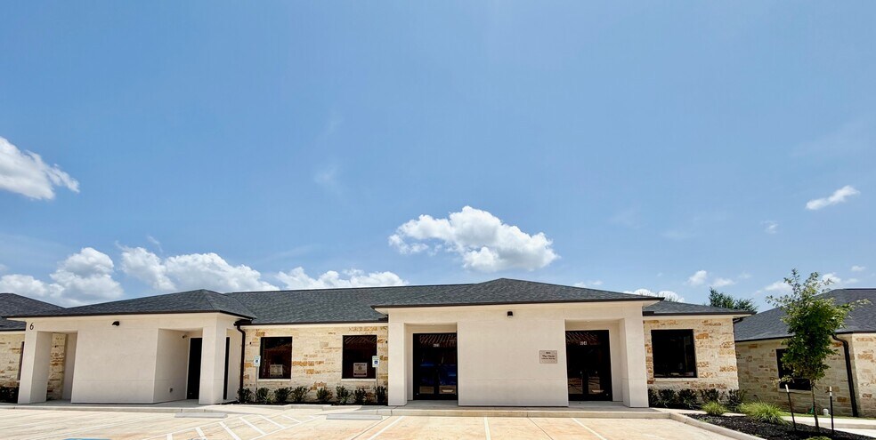 More Photos Of 350 Grand Link Dr, Conroe Medical For Lease