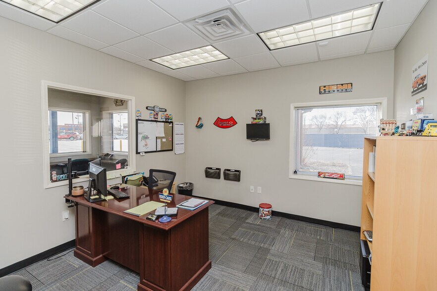 More Photos Of 3101 S Broadway St, Wichita Freestanding For Sale