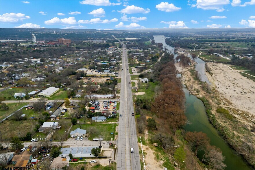 More Photos Of 2610 Memorial Blvd, Kerrville Industrial For Sale