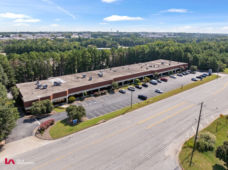 Primary Photo Of 5020-5072 Clark Howell Hwy, College Park Showroom For Lease