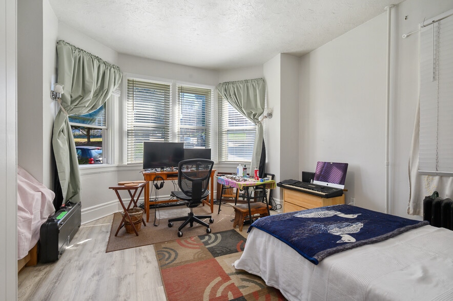 More Photos Of 815 McClure St, Munhall Apartments For Sale