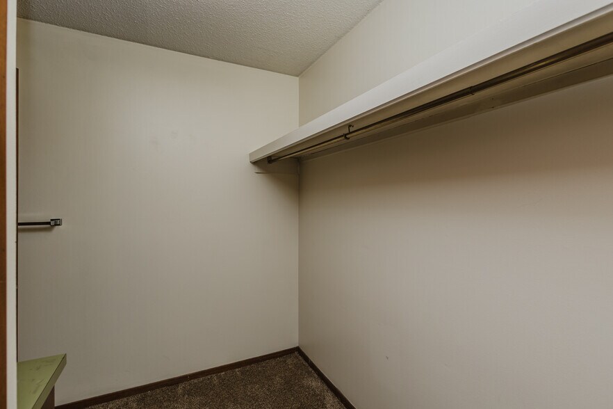 More Photos Of 3007 Sierra Pky, Hutchinson Apartments For Sale