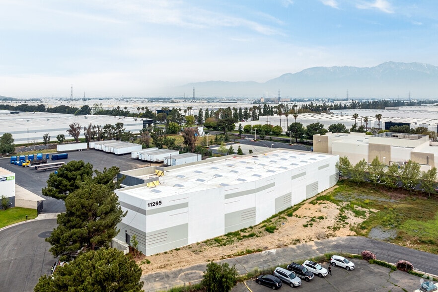 More Photos Of 11295 Inland Ave, Jurupa Valley Manufacturing For Sale