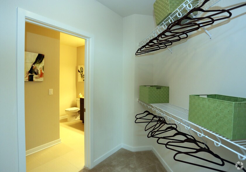 More Photos Of 101 N Wolfe St, Baltimore Apartments For Lease