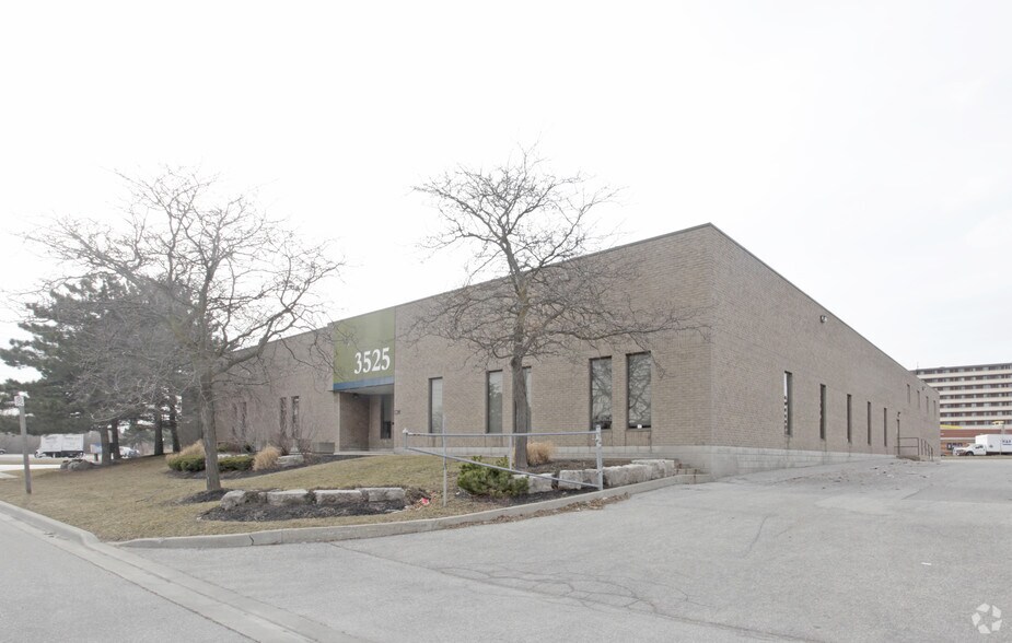 Primary Photo Of 3525 Nashua Dr, Mississauga Warehouse For Lease