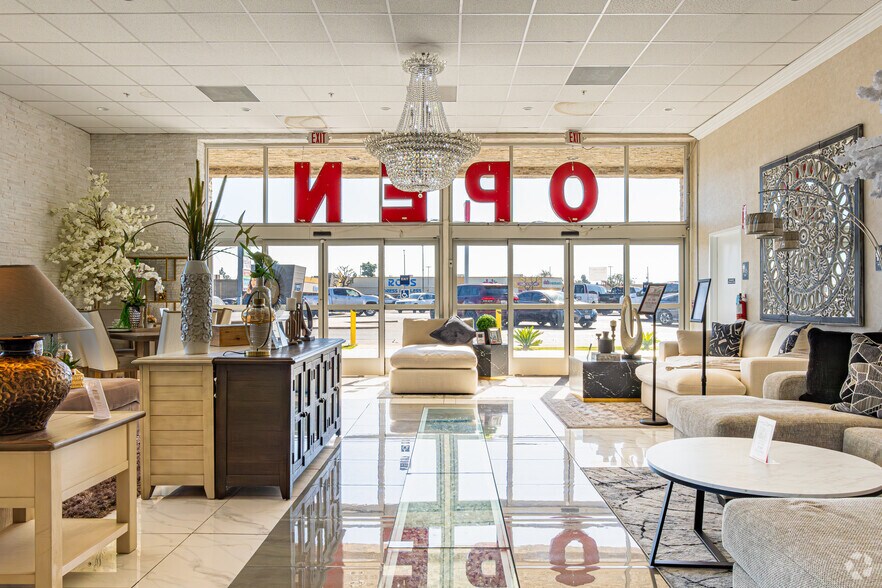 More Photos Of 3792 Ming Ave, Bakersfield General Retail For Sale