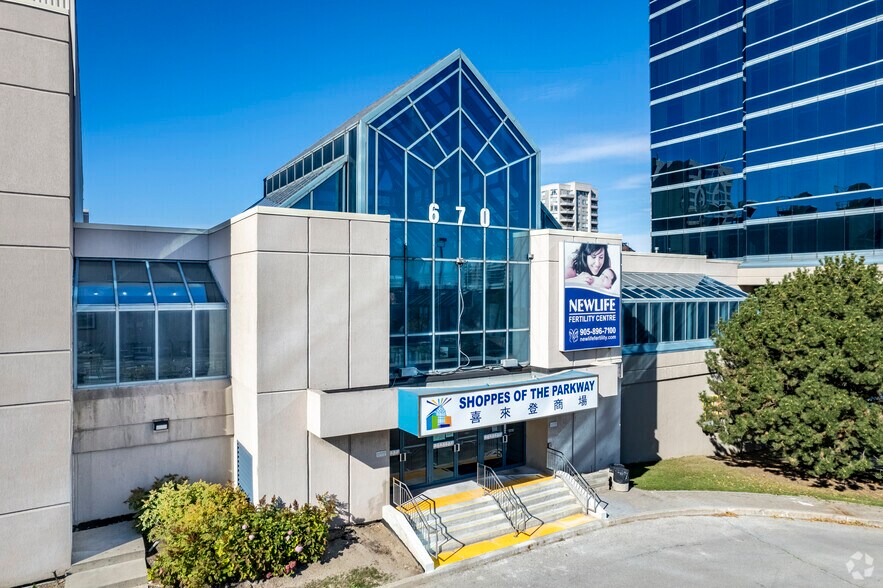 More Photos Of 670 Hwy-7 E, Richmond Hill General Retail For Sale