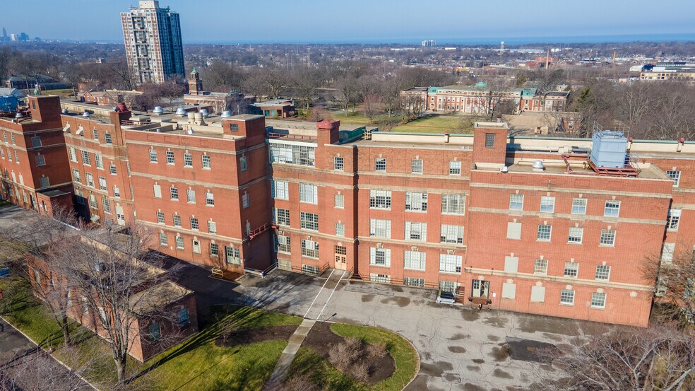 More Photos Of 1975 Noble Rd, East Cleveland Office Residential For Lease