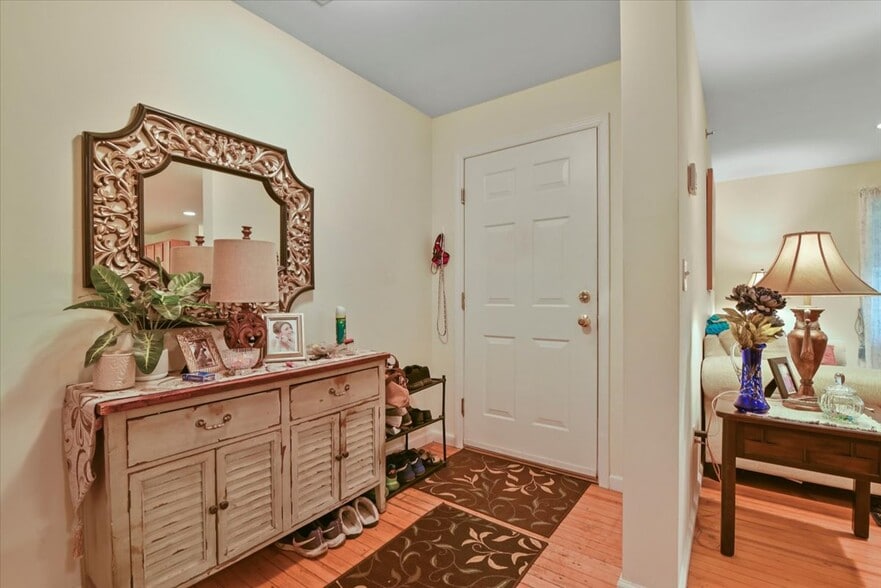 More Photos Of 141 Bellemonte Ave, Hawley Apartments For Sale