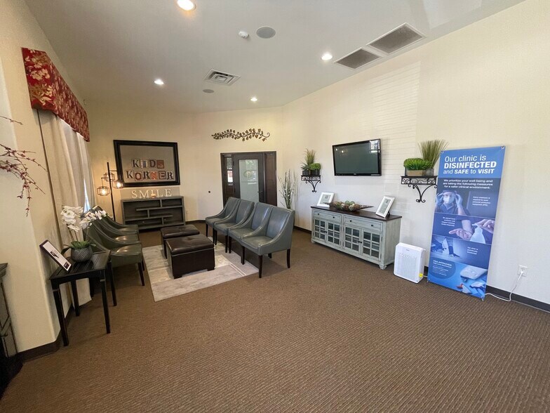 More Photos Of 3101 S Center St, Arlington Medical For Lease
