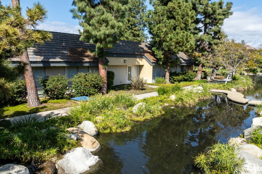 More Photos Of 1522 Brookhollow Dr, Santa Ana Office For Sale