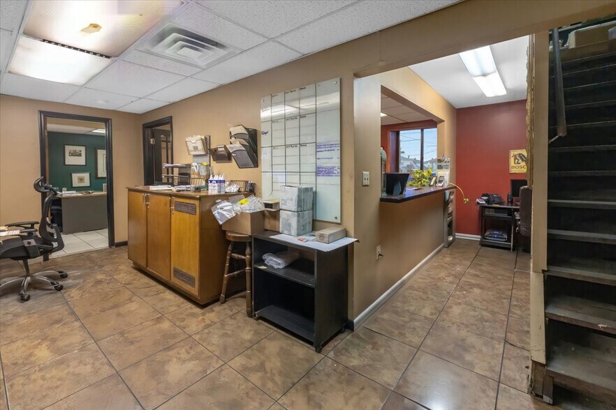 More Photos Of 263 US Highway 46, Saddle Brook Auto Repair For Sale