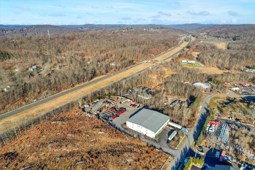 More Photos Of 96 Commerce Dr, Carmel Warehouse For Lease