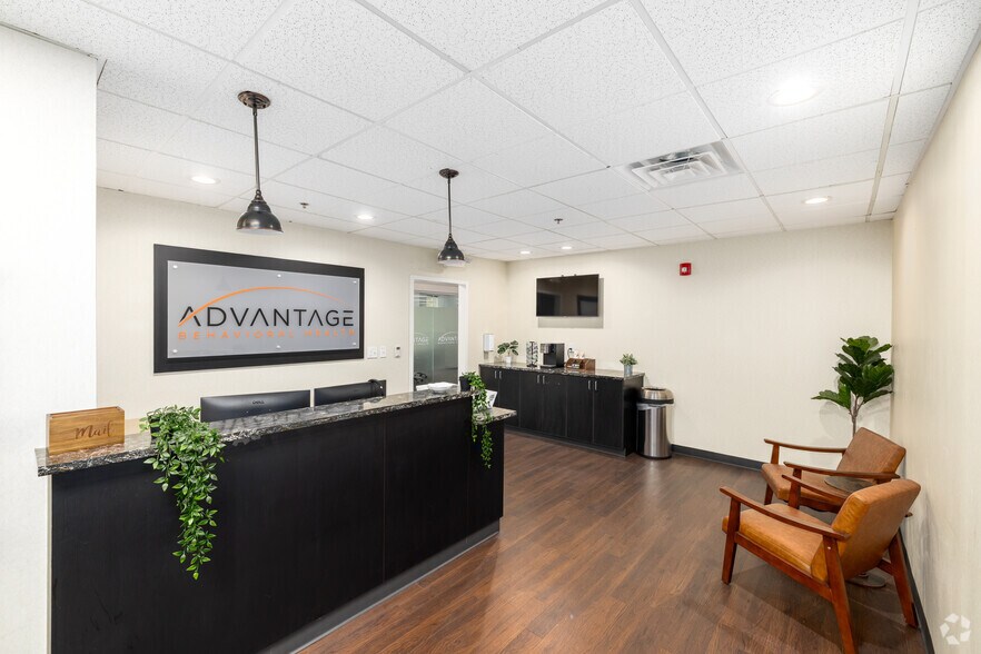 More Photos Of 5 Eves Dr, Marlton Office For Lease