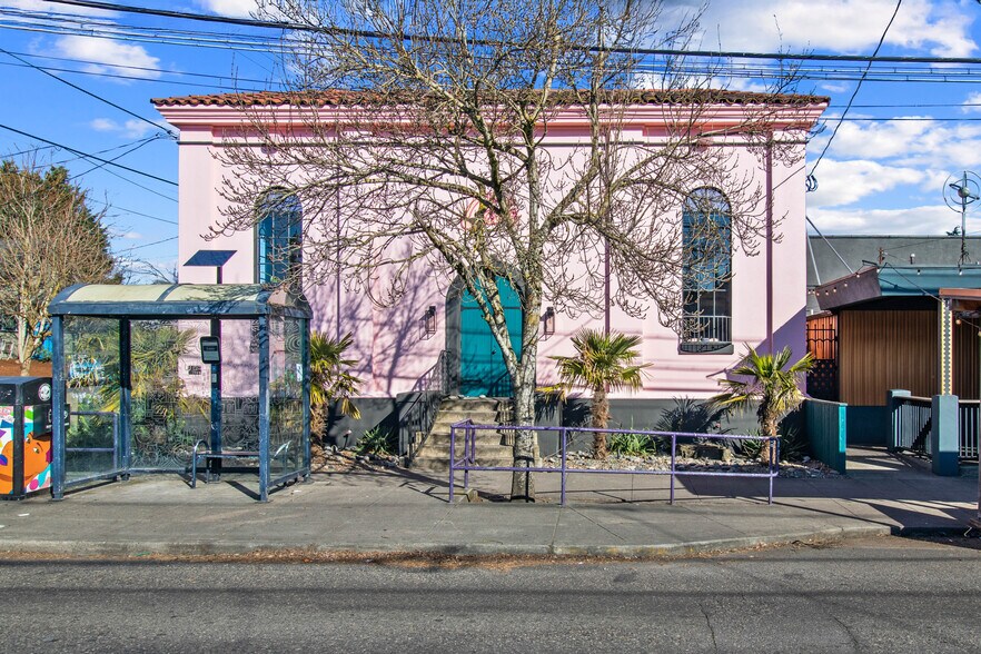 More Photos Of 2703 NE Alberta St, Portland Restaurant For Sale