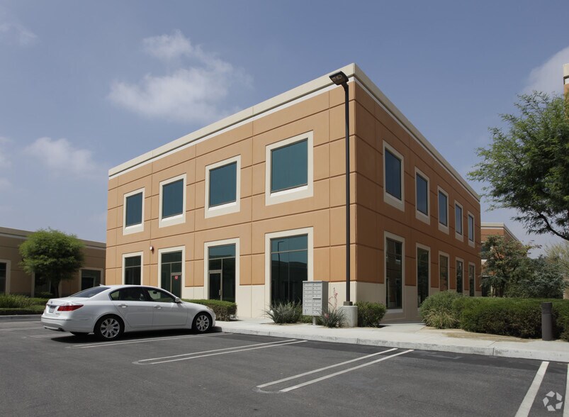 More Photos Of 406 E Vanderbilt Way, San Bernardino Medical For Sale