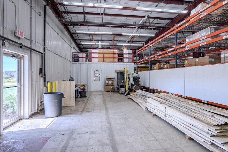 More Photos Of 444 Birch St, Prentice Warehouse For Sale