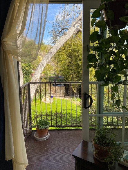 More Photos Of 100 Hill St, Jerome Hospitality For Sale