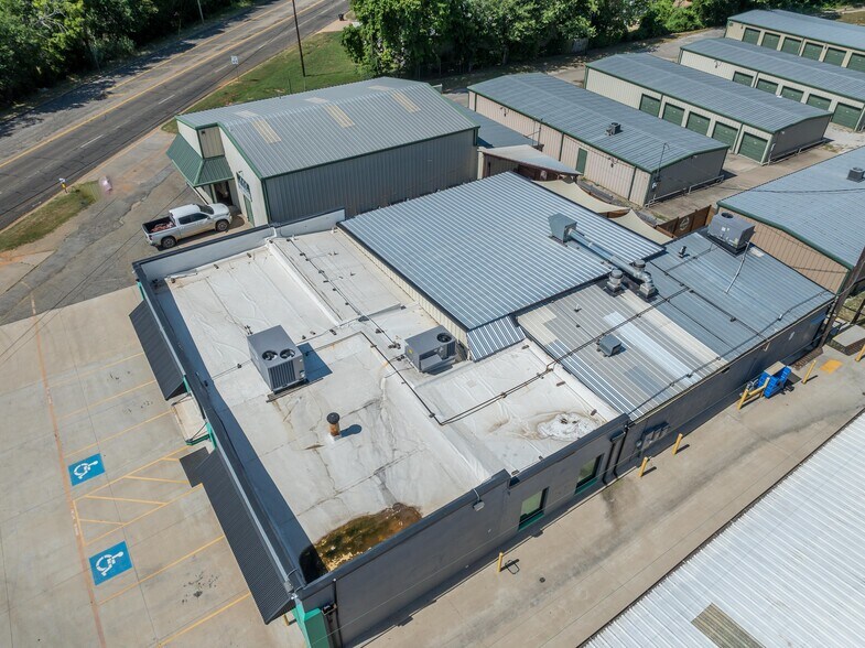 More Photos Of 1721 S Armstrong Ave, Denison Restaurant For Sale