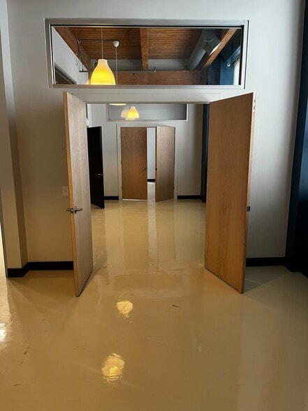 More Photos Of 409 W Huron St, Chicago Loft Creative Space For Lease