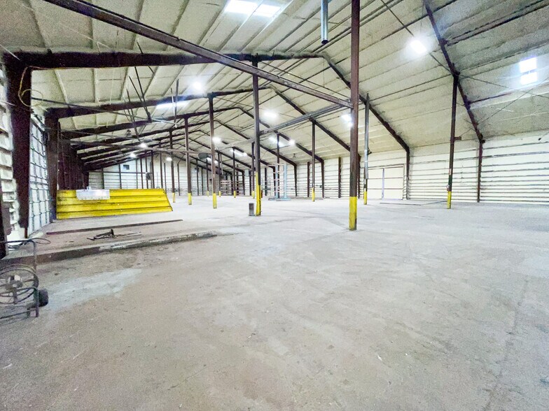 More Photos Of 1201 E 50th St, Lubbock Warehouse For Lease