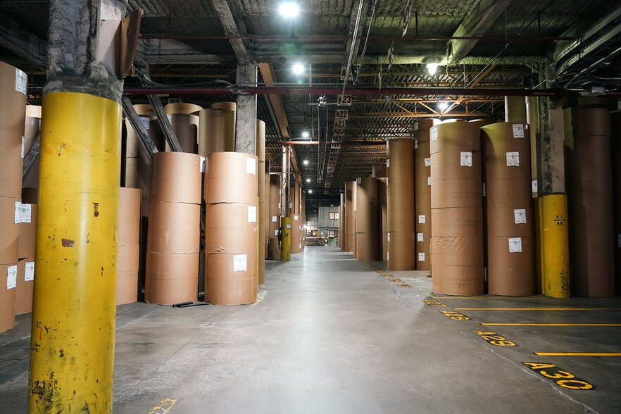 More Photos Of 3363 Davis Rd, Thorold Warehouse For Lease