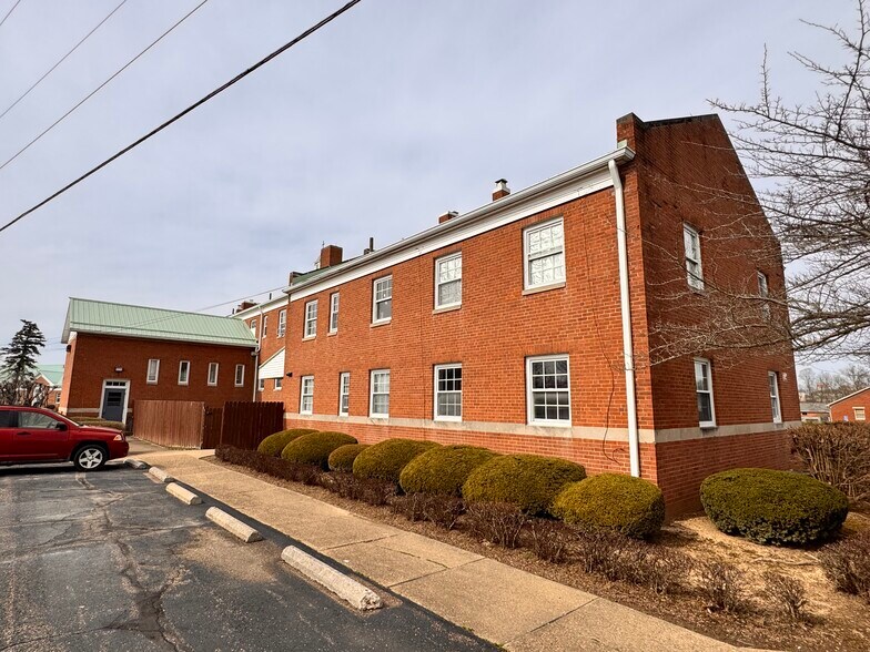 More Photos Of 618 Roswell NW Rd, Carrollton Healthcare For Sale