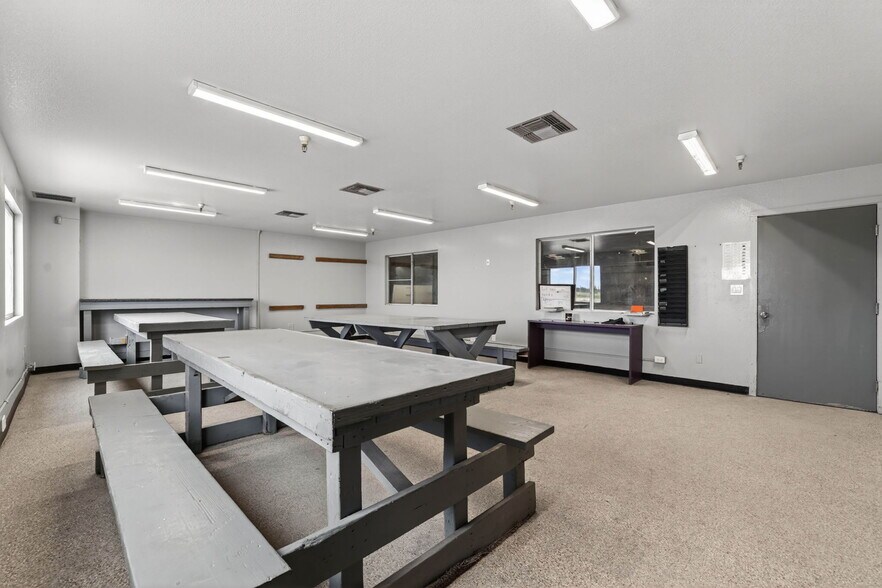 More Photos Of 1260 Furneaux Rd, Olivehurst Warehouse For Sale