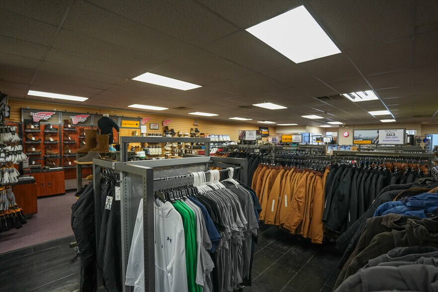 More Photos Of 418 Delaware Ave, Palmerton Storefront For Sale