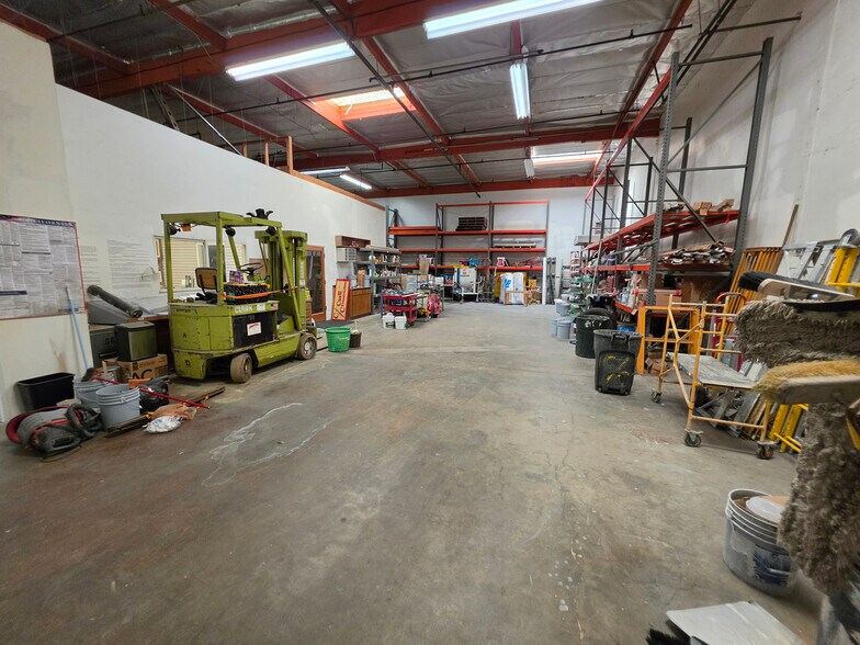 More Photos Of 4960 E Yale Ave, Fresno Warehouse For Sale