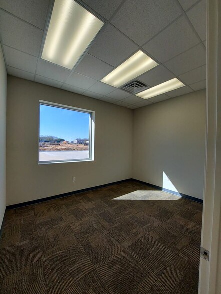 More Photos Of 2519 N Frazier Rd, Conroe Light Distribution For Sale