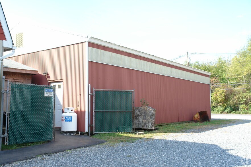 Primary Photo Of 1392 Route 130, Windsor Showroom For Lease
