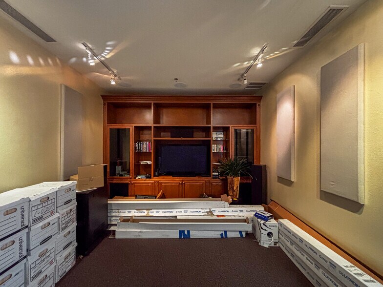 More Photos Of 45130 Golf Center Pky, Indio Warehouse For Sale