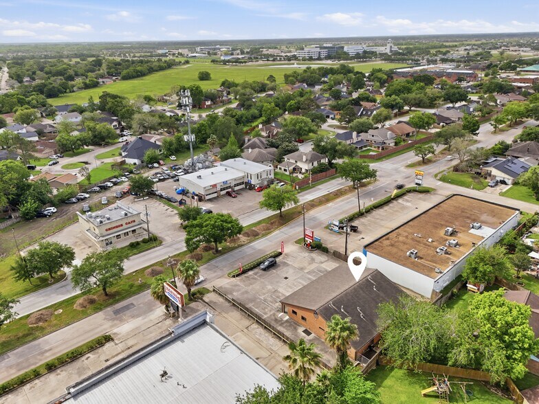 More Photos Of 12325 Scarsdale Blvd, Houston Medical For Sale