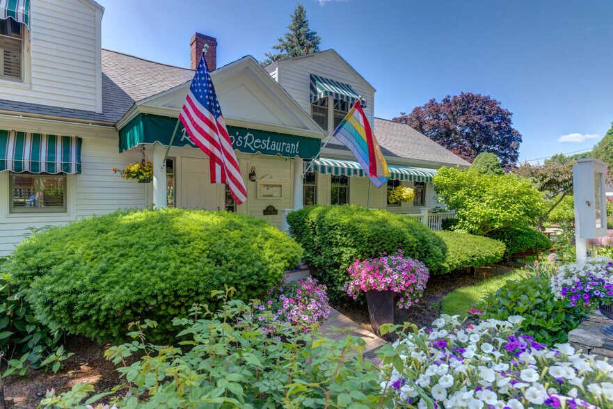 More Photos Of 200 Shore Rd, Ogunquit Restaurant For Sale