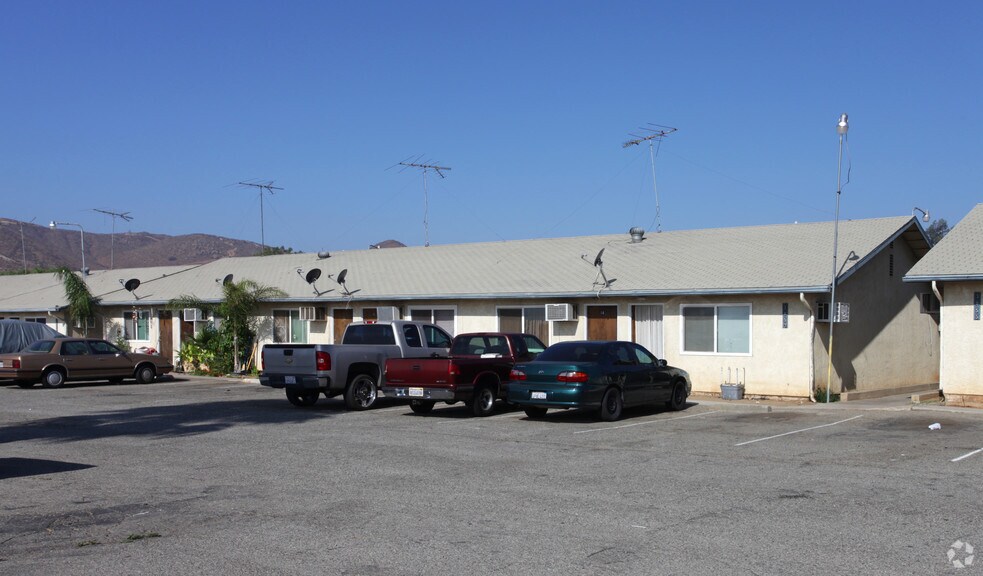 More Photos Of 3859 Stobbs Way, Jurupa Valley Apartments For Lease