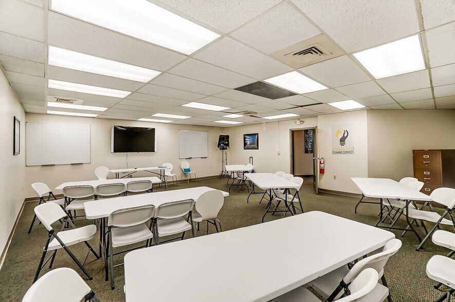 More Photos Of 4903 Vine St, Saint Bernard Medical For Lease