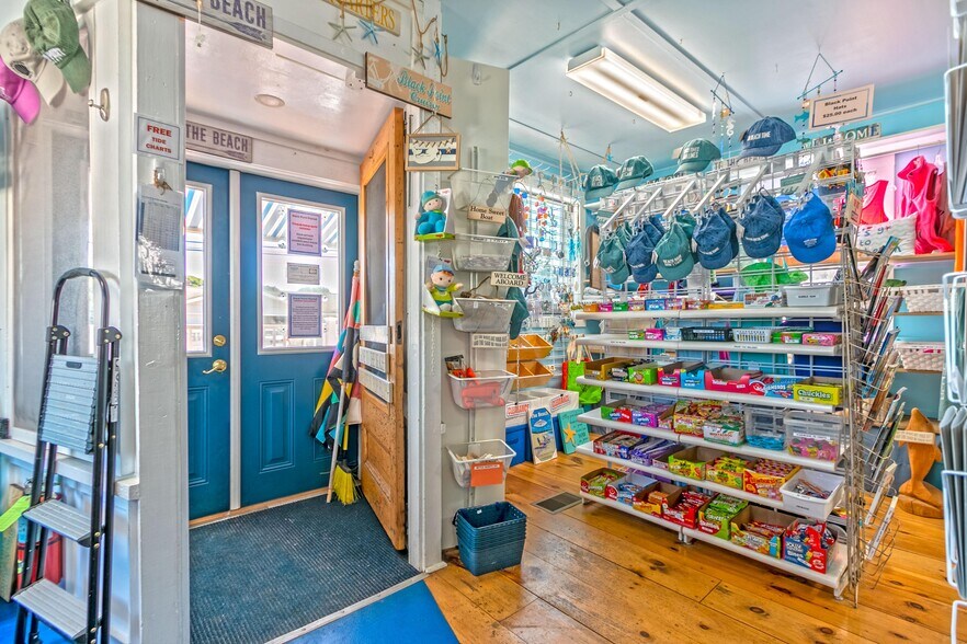 More Photos Of 35 Nehantic Dr, Niantic Storefront Retail Residential For Sale