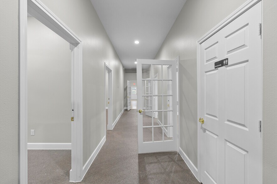 More Photos Of 7407 Fm-1488, Magnolia Medical For Lease