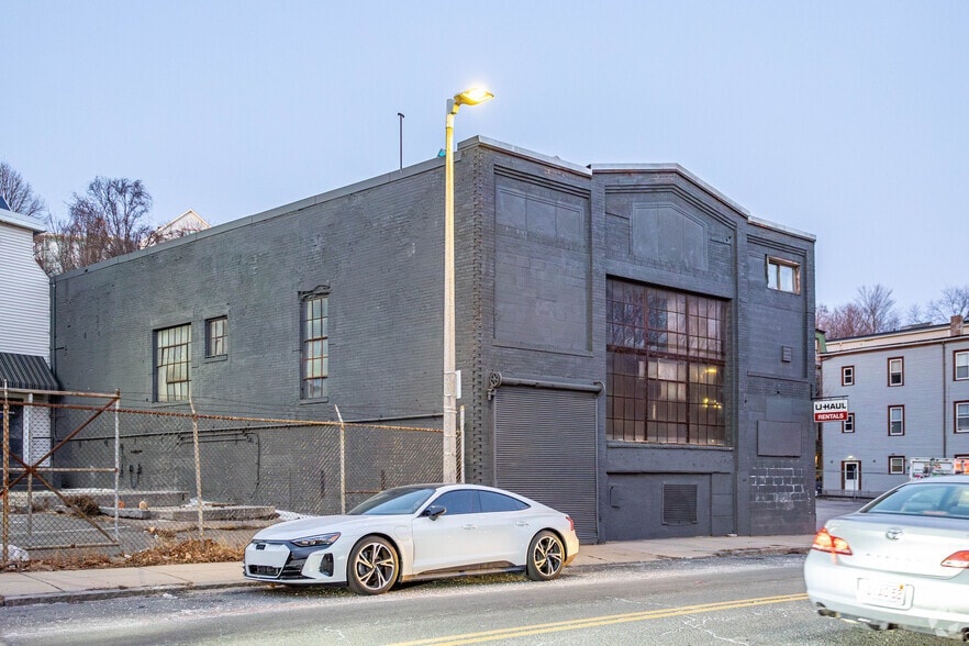 More Photos Of 89 Heath St, Jamaica Plain Warehouse For Lease