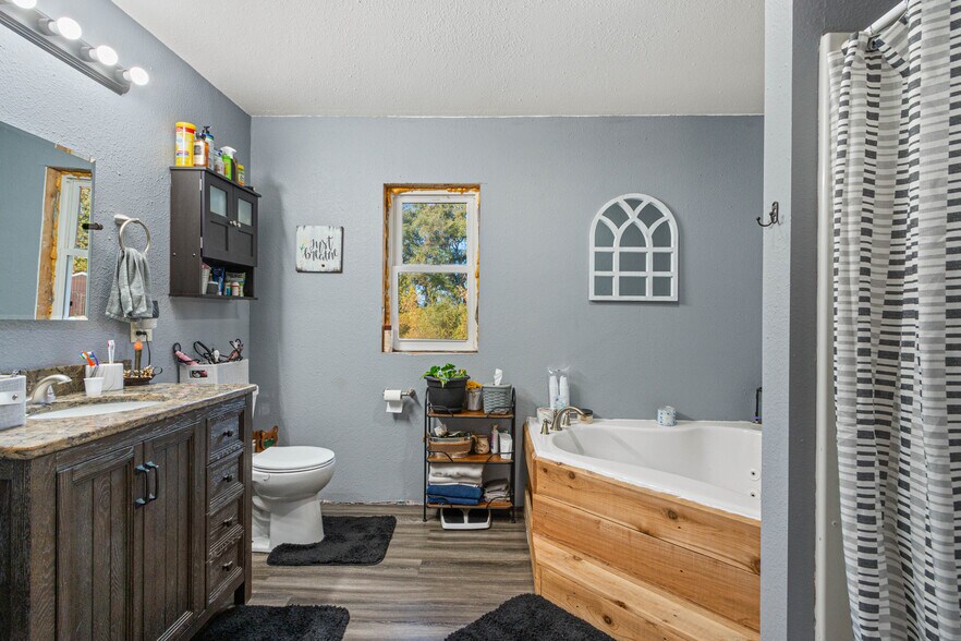 More Photos Of N4183 4th Ave, Hancock Bar For Sale