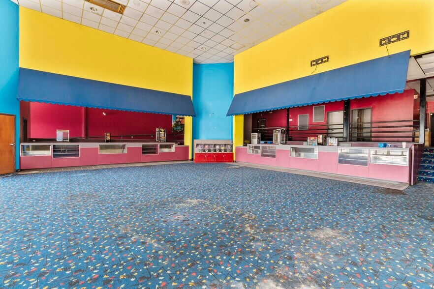 More Photos Of 814-850- Derby Ave, Seymour Unknown For Lease