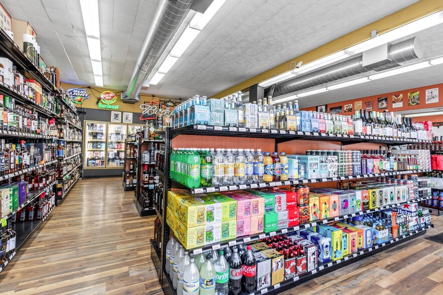 More Photos Of 664 Grand Ave, Saint Paul Storefront Retail Residential For Sale