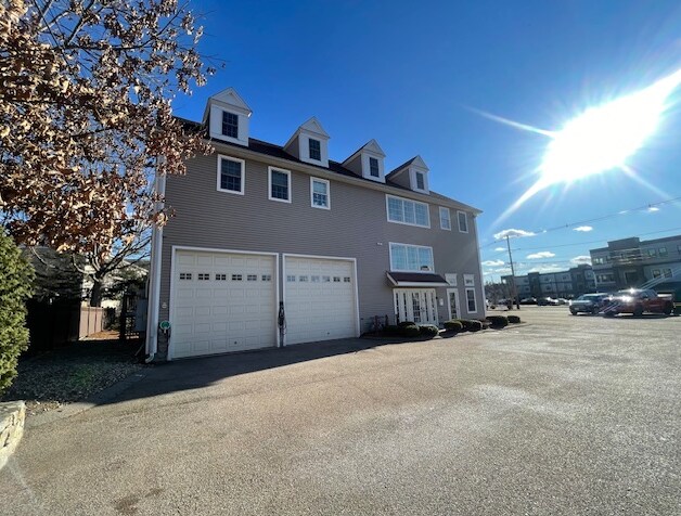 More Photos Of 5 Lincoln St, Canton Office For Sale