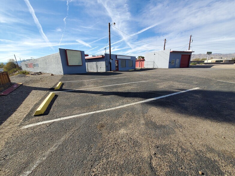 More Photos Of 2715 Highway 95, Bullhead City Self Storage For Lease