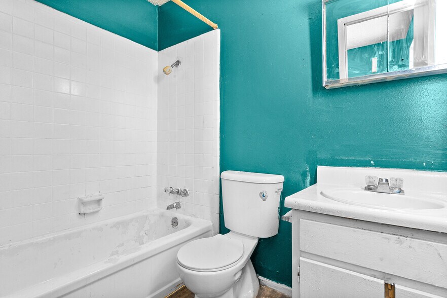 More Photos Of 7678 W US Highway 90, San Antonio Apartments For Sale