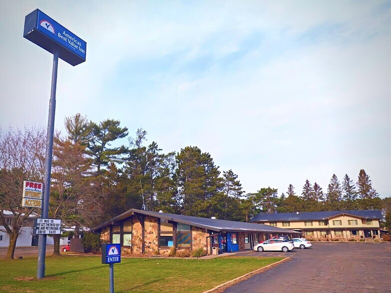 More Photos Of 325 Fire Monument Rd, Hinckley Hotel For Sale