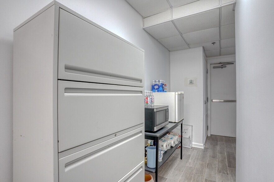 More Photos Of 110 Anglers Rd, Lewes Hotel For Sale