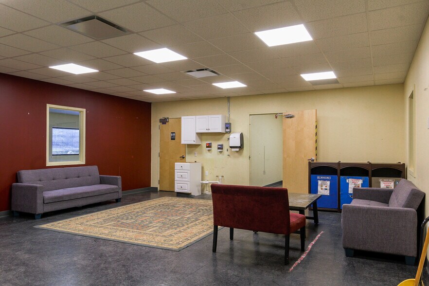 More Photos Of 765 Warren Ave, Portland Warehouse For Lease